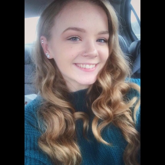 Meet your Posher, Alexis - Picture 1 of 1